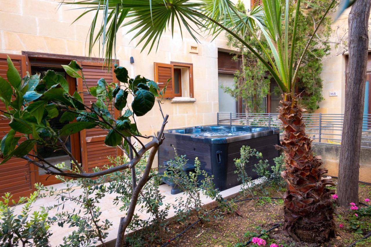 Getawaynpetto Private Duplex Maisonette With Jacuzzi Hot Tub Mgarr Εξωτερικό φωτογραφία