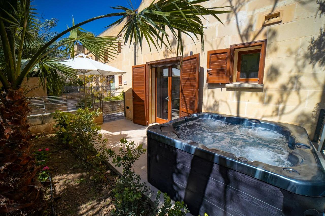 Getawaynpetto Private Duplex Maisonette With Jacuzzi Hot Tub Mgarr Εξωτερικό φωτογραφία