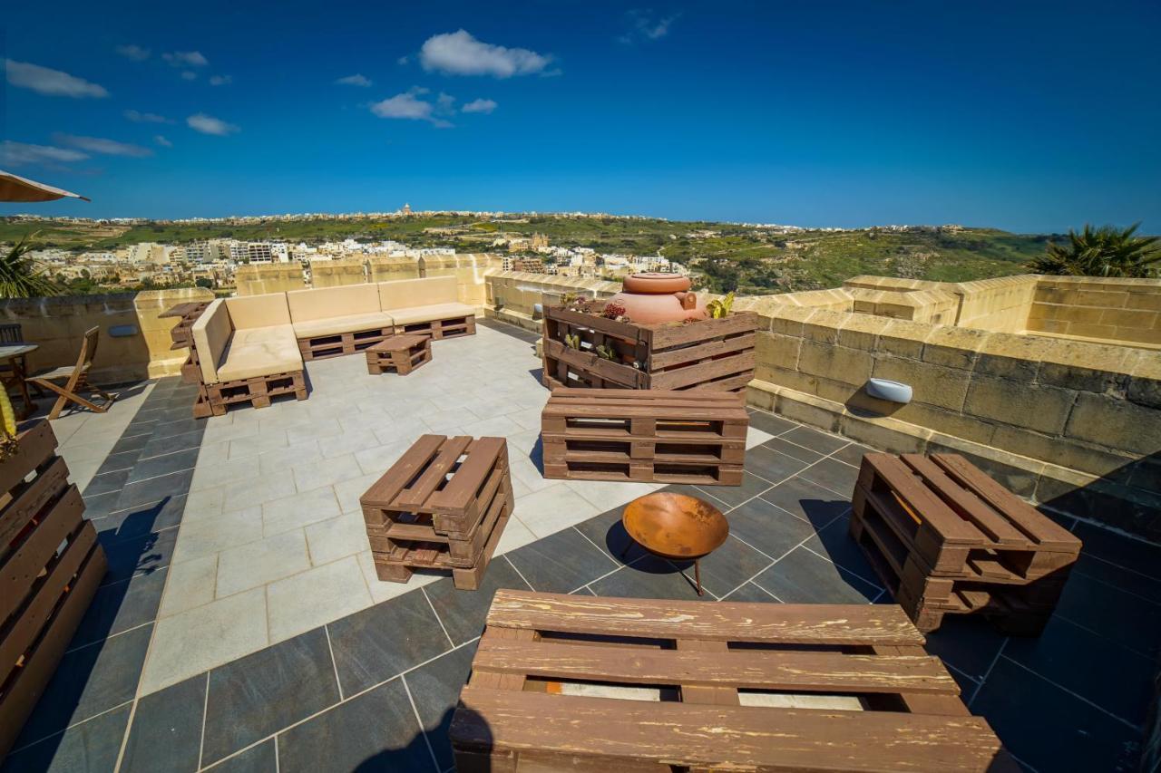 Getawaynpetto Private Duplex Maisonette With Jacuzzi Hot Tub Mgarr Εξωτερικό φωτογραφία